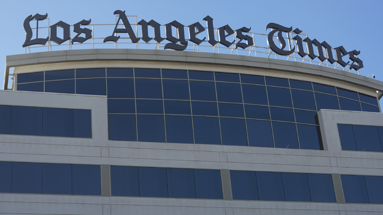 Απολύονται τουλάχιστον 115 δημοσιογράφοι από την εφημερίδα Los Angeles Times