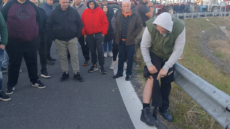 Καρδίτσα: Στο νοσοκομείο αγρότης που τραυματίστηκε από τα επεισόδια με τα ΜΑΤ