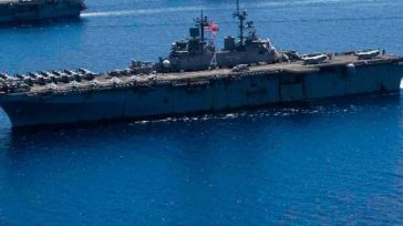 Το αμερικανικό Πολεμικό Ναυτικό αναχαίτισε πυραύλους στην Ερυθρά Θάλασσα καθώς συνόδευε πλοία της Maersk