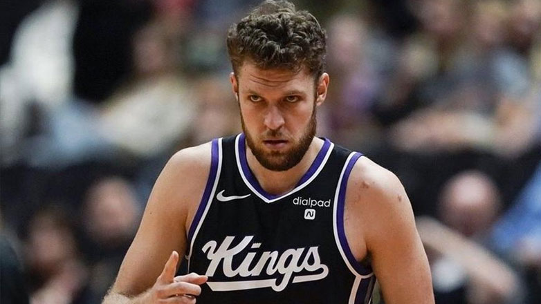 Διάστρεμμα στον δεξιό αστράγαλο ο Βεζένκοφ