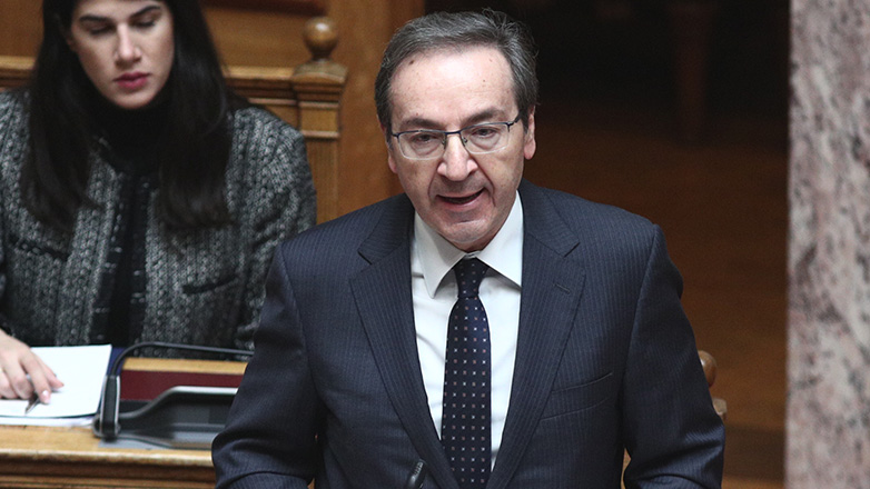 Αποχή για το νομοσχέδιο των ομόφυλων ζευγαριών επιλέγει ο υφυπουργός Δικαιοσύνης, Ιωάννης Μπούγας