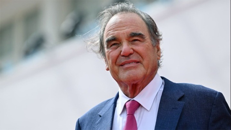 Ο Όλιβερ Στόουν παίρνει πίσω όσα είπε για την ταινία «Barbie»