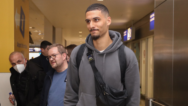 Στην Αθήνα ο Νταβίντ Κάρμο: «Ήθελα πολύ να έρθω στον Ολυμπιακό»