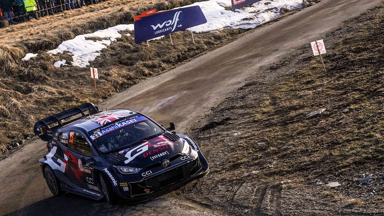 WRC: Προηγείται ο Evans αλλά πιέζεται ασφυκτικά από τον Ogier