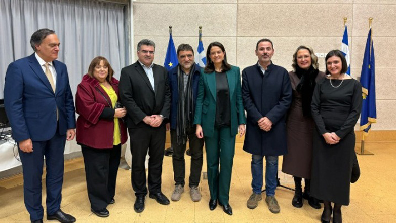 Έλληνες πολίτες της Κύπρου ενημέρωσε για την επιστολική ψήφο η Ν. Κεραμέως