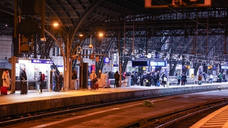 Γερμανία: Οι μηχανοδηγοί αναστέλλουν την απεργία τους και επιστρέφουν στις διαπραγματεύσεις