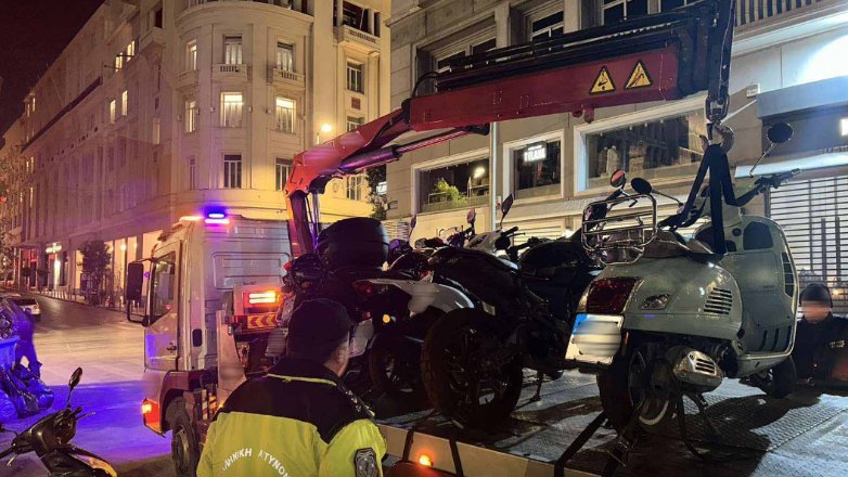 Ακινητοποιήθηκαν πολυτελή οχήματα από την Τροχαία έξω από νυχτερινά κέντρα