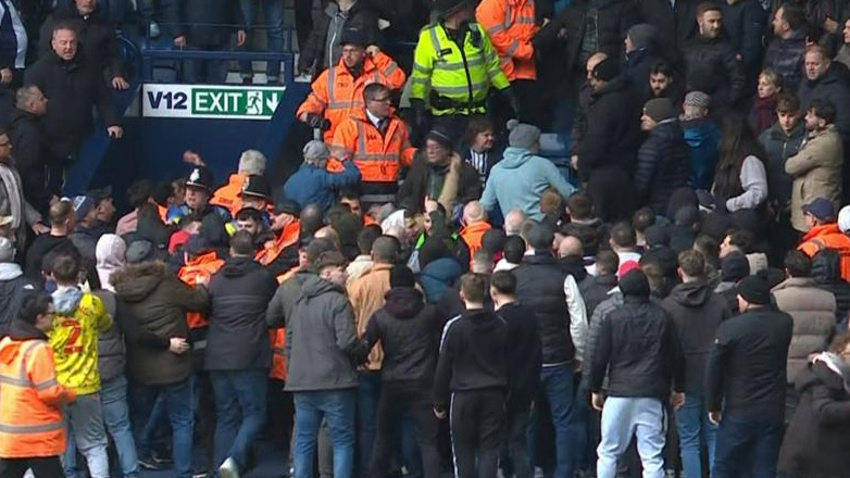 Κύπελλο Αγγλίας: Σοβαρά επεισόδια και διακοπή στο παιχνίδι Γουέστ Μπρομ-Γουλβς