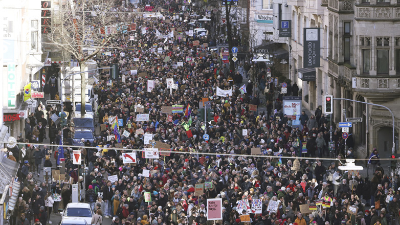 Μαζικές διαδηλώσεις κατά της ακροδεξιάς στη Γερμανία