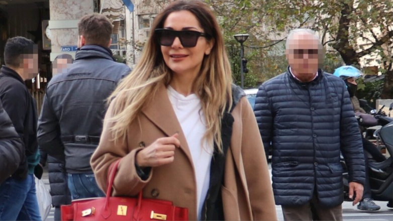 Δέσποινα Βανδή: Bόλτα στα μαγαζιά στο κέντρο της Αθήνας