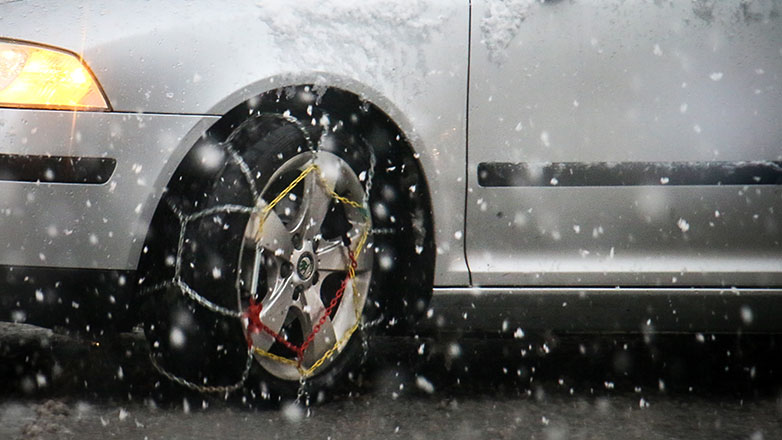 Υποχρεωτικά οι αλυσίδες στο πορτμπαγκάζ από σήμερα στην Αττική