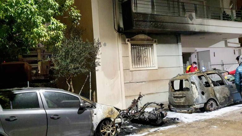 Άγιοι Ανάργυροι: Στόχος εμπρηστών δύο αυτοκίνητα και μία μοτοσικλέτα