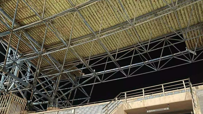 Αποκολλήθηκε τμήμα του στεγάστρου στο Παγκρήτιο