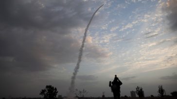 Τελ Αβίβ: Ηχούν σειρήνες προειδοποίησης για εισερχόμενους πυραύλους