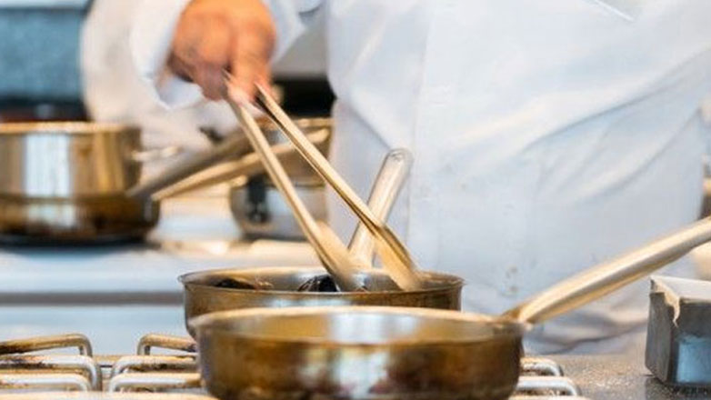 Επιθεώρηση Εργασίας: Πρόστιμα 1,2 εκατ. ευρώ σε εστίαση, διασκέδαση, εμπορικά και ξενοδοχεία