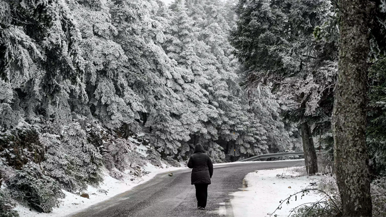 Νέο έκτακτο δελτίο της ΕΜΥ – Πότε θα ξεκινήσει η έντονη χιονόπτωση στην Αττική