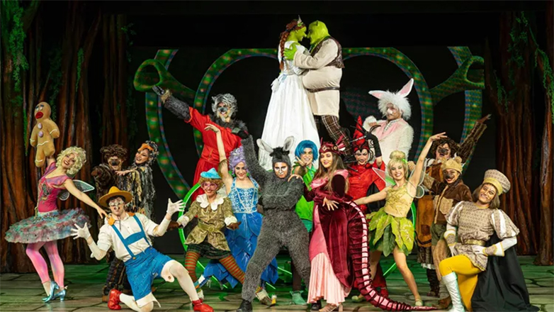 «Shrek The Musical»: Δείτε φωτογραφίες από το εντυπωσιακό μιούζικαλ σε σκηνοθεσία Μάρκου Σεφερλή