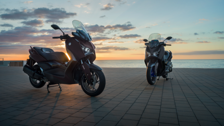 XMAX 300 & XMAX 300 Tech MAX τα Sport Scooters της Yamaha