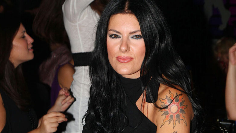 Η Σάννυ Μπαλτζή στέλνει μήνυμα στους ρεπόρτερ – «Το παρακάνετε, αλλάξτε την τηλεόραση που παραλάβατε»