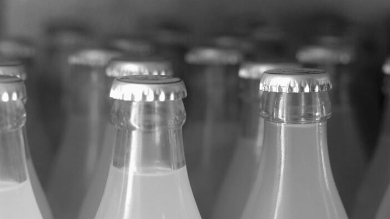 Με χαμηλότερο ΦΠΑ το αναψυκτικό «στο χέρι» – Αλαλούμ με τις διευκρινίσεις της ΑΑΔΕ