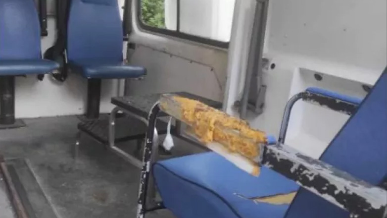 Παύλος Πολάκης: «Εικόνες ντροπής κατά τη μεταφορά ασθενών εντός του Νοσοκομείου “Σωτηρία”»