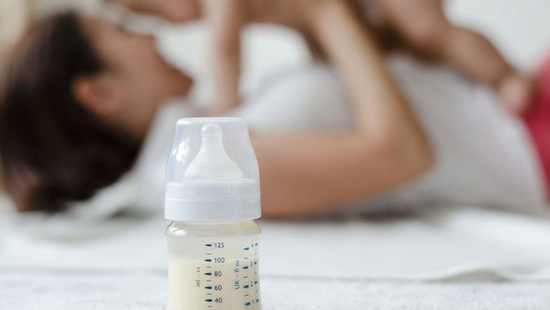 Βρεφικό γάλα: Με αργούς ρυθμούς η συμμόρφωση των εταιρειών