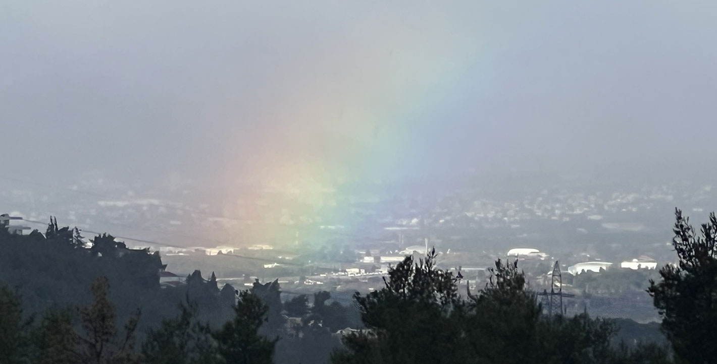 Ουράνιο τόξο ξεπρόβαλε στον Αττικό ουρανό