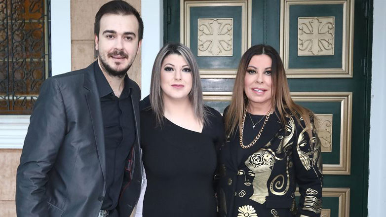 Άντζελα Δημητρίου: «Σπάει» τη σιωπή της και αποκαλύπτει τι έγινε στην Αμερική με την κόρη και τον γαμπρό της