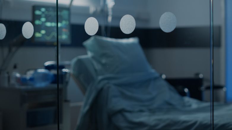 Τρίκαλα: Στο εδώλιο για δεύτερη φορά οι υπεύθυνοι ψυχιατρικής κλινικής για ασθενή που κάηκε από τσιγάρο