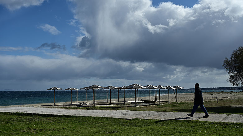 Καιρός: Αίθριος με άνοδο της θερμοκρασίας – Πού αναμένονται βροχές