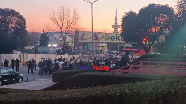 Εκκενώθηκε η κατάληψη στην Πρυτανεία του ΑΠΘ – Eπεισόδια έξω από το Πανεπιστήμιο