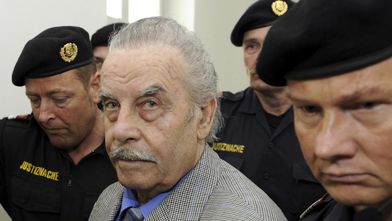 Αυστρία: Εισαγγελείς προσπαθούν να μπλοκάρουν τη μεταγωγή του αιμομίκτη βιαστή Φριτσλ σε κανονική φυλακή