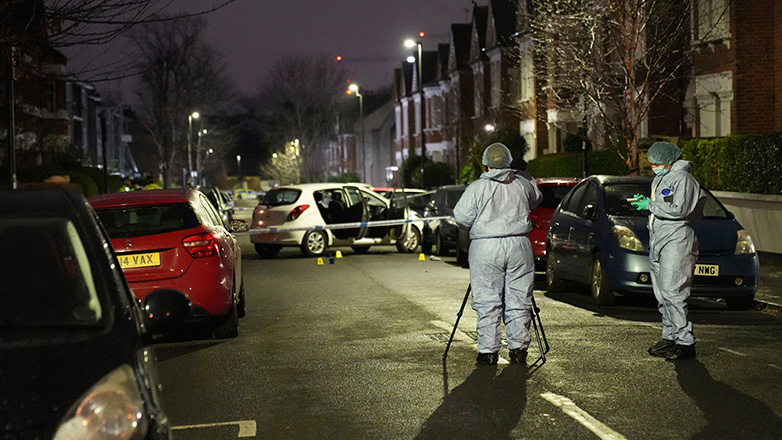 Βρετανία: Άνδρας περιέλουσε μια γυναίκα και τις δύο κόρες της με «καυστική ουσία»