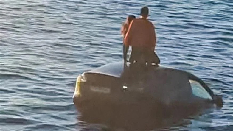 Νορβηγία: Αυτοκίνητο έπεσε στη θάλασσα – Οι επιβάτες σώθηκαν χάρη σε μια… σάουνα