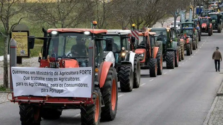 Το κύμα των αγροτικών κινητοποιήσεων έφθασε και στην Πορτογαλία