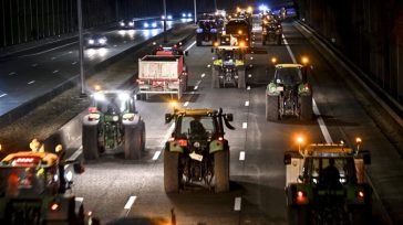 Οι αγρότες πολιορκούν τις Βρυξέλλες