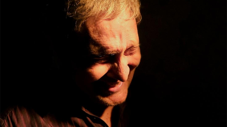 Παράταση παραστάσεων για το έργο «Κεραυνός» στο Τρένο στο Ρουφ με τον Αλμπέρτο Εσκενάζη