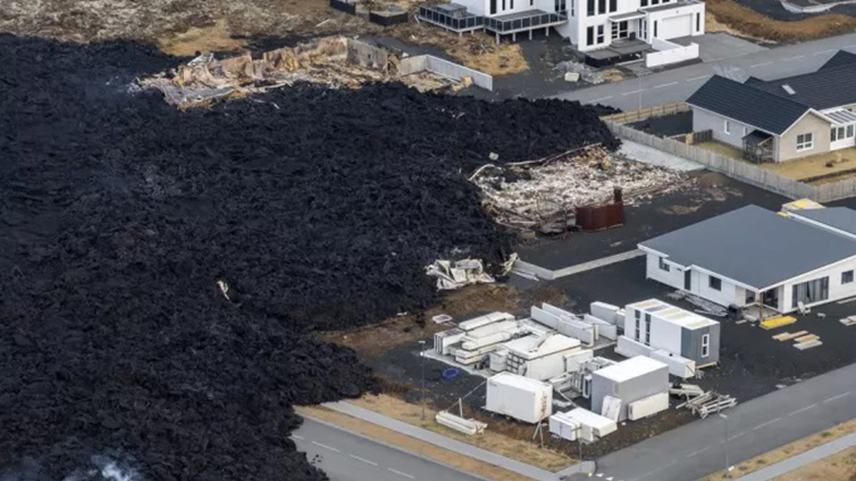 Ισλανδία: Εκκενώνεται εκ νέου το Γκρίνταβικ – Η λάβα έφτασε στην πόλη