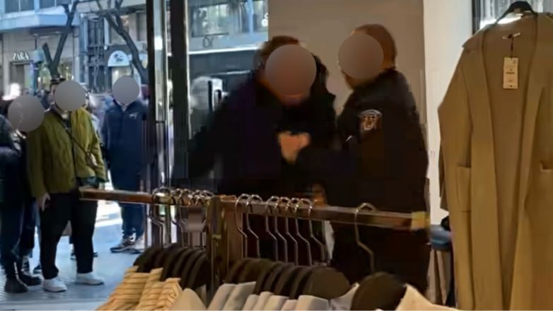 Θεσσαλονίκη: Ξύλο σε κατάστημα ρούχων μεταξύ σεκιουριτά και πελάτη για ένα μπουφάν