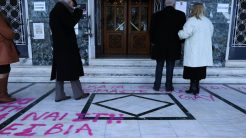 Λάρισα: Βανδάλισαν τον Μητροπολιτικό Ναό Αγίου Αχιλλείου – «Δεν φοβόμαστε» απαντά ο Μητροπολίτης