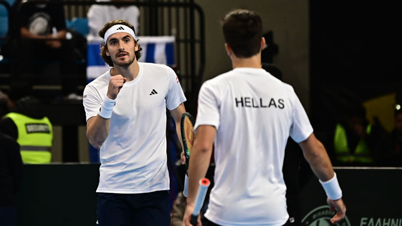 Davis Cup: Η Ελλάδα νίκησε 3-0 τη Ρουμανία με τα αδέρφια Τσιτσιπά και ανέβηκε στο World Group I  