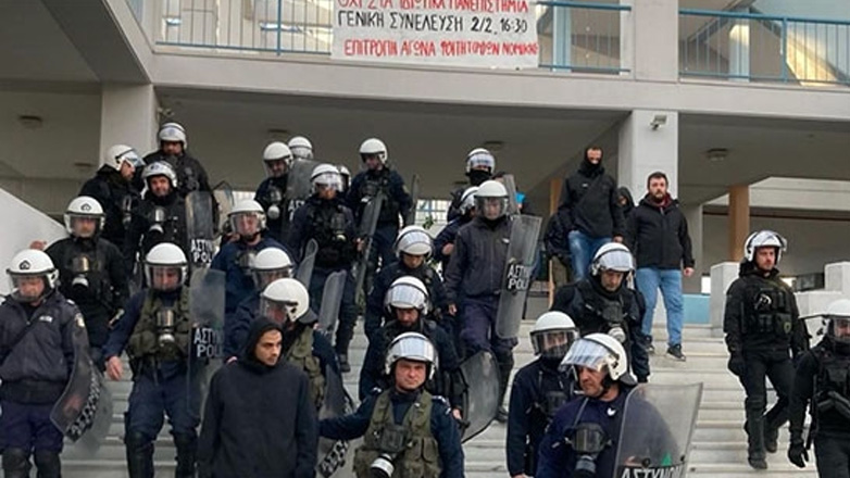 Ελεύθεροι οι 18 προσαχθέντες κατά την αστυνομική επιχείρηση στη Νομική Κομοτηνής