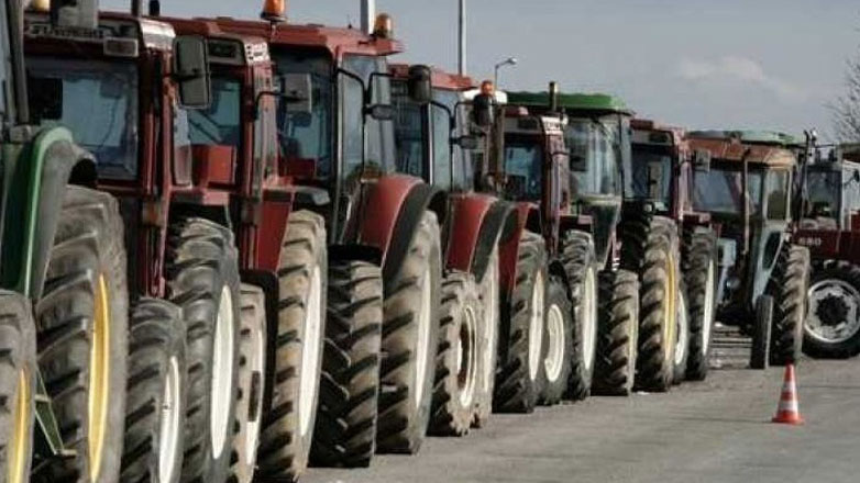 Κάστρο Βοιωτίας: Έκλεισαν το ρεύμα προς Αθήνα οι αγρότες