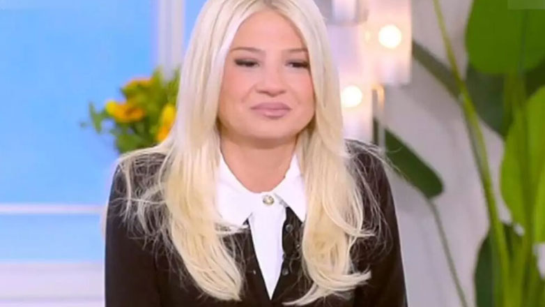 Συγκινημένη η Φαίη Σκορδά στην πρώτη εκπομπή μετά τον θάνατο του πατέρα της: «Ήταν ένας υπέροχος μπαμπάς»