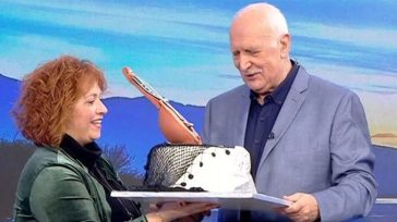 Γιώργος Παπαδάκης: Η τούρτα έκπληξη για τα γενέθλιά του και η μαντινάδα από τους συνεργάτες του