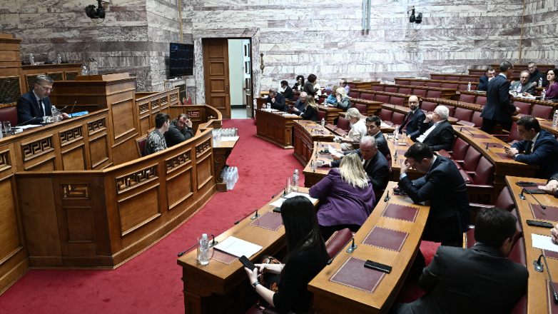 Ομόφυλα ζευγάρια: «Ναι» από ΝΔ, ΣΥΡΙΖΑ, ΠΑΣΟΚ, Νέα Αριστερά και Πλεύση Ελευθερίας