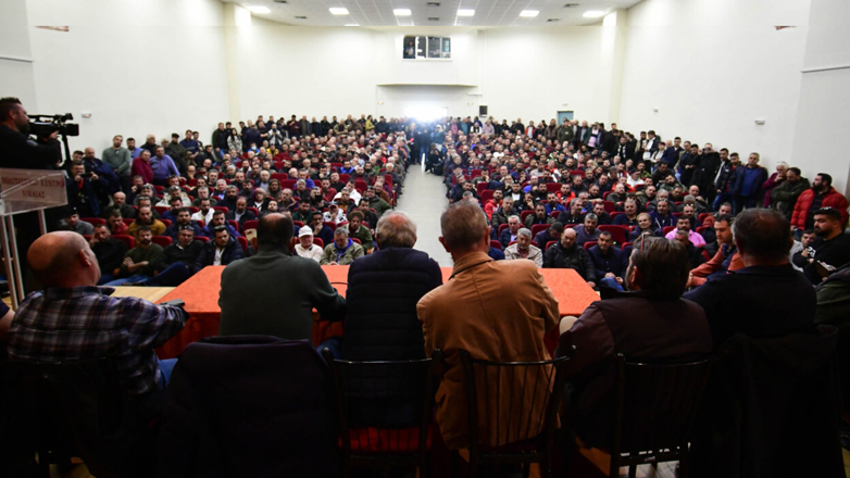 Κάθοδο στην Αθήνα και μπλόκα εθνικών δρόμων προτείνουν οι αγρότες