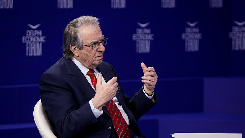 Μπαμπινιώτης: Είναι ώρα να καταργηθούν οι Πανελλαδικές