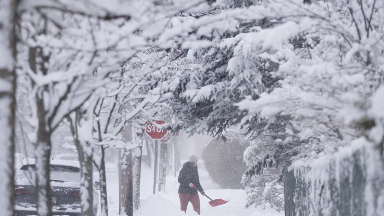 «Ιστορική» χιονοθύελλα παραλύει τον Καναδά «Ιστορική» χιονοθύελλα παραλύει τον Καναδά