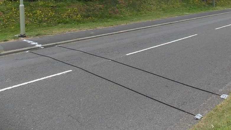 Σίγουρα τα έχετε πατήσει αλλά ξέρετε πού χρησιμεύουν αυτά τα μαύρα καλώδια;